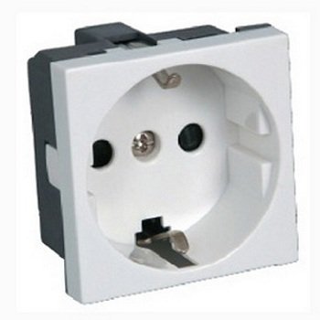 Фотография товара 'Ecoplast Розетка с заземляющими контактами, со шторками глянцевая поверхность,LK45 851104'