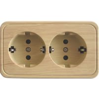 Фотография товара 'Ecoplast Розетка двойная открытой установки с заземляющими контактами и защитными шторками 813525'