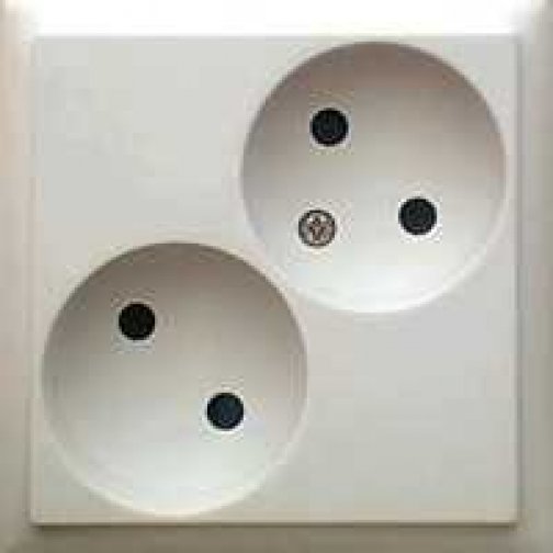 Фотография товара 'Ecoplast Розетка двойная прямая с заземляющими контактами, со шторками, LK60 863704'
