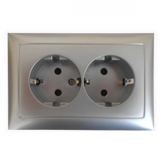 Фотография товара 'Ecoplast Розетка двойная прямая с заземляющим контактом, со шторками 863703-1'
